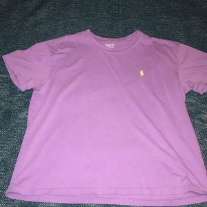 Polo t-shirt.